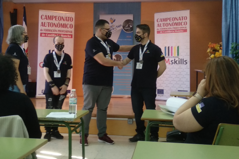 MEDALLA DE PLATA EN LAS SKILLS DESARROLLO WEB