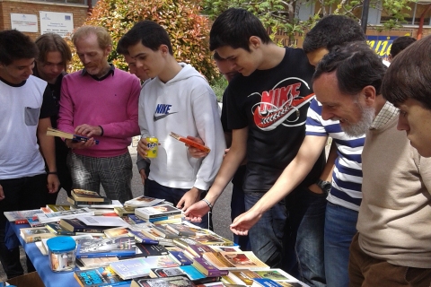 DÍA DEL LIBRO EN EL IES AZARQUIEL