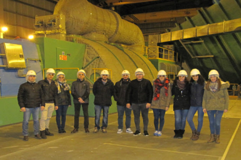 ALUMNOS DEL CFGS DE PREVENCIÓN DE RIESGOS PROFESIONALES VISITAN LA CENTRAL DE ACECA