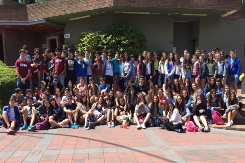  LOS ALUMNOS DE 3º DE ESO DEL IES AZARQUIEL EN EL PARQUE DE ATRACCIONES.