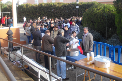 CHOCOLATADA NAVIDEÑA EN EL AZARQUIEL.