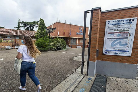 CITA PREVIA Y CAUTELA EN EL IES AZARQUIEL.